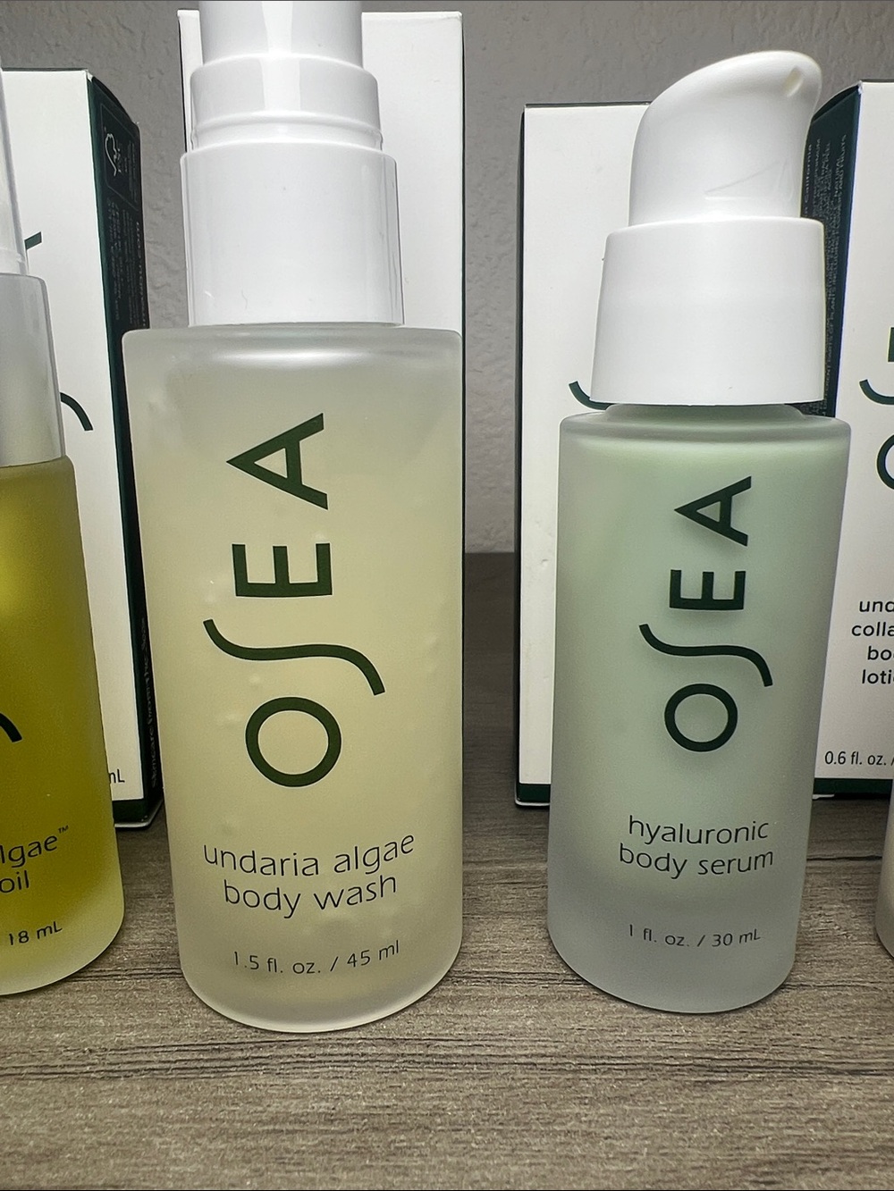 Osea Undaria Body Oil, Wash, Serum & Lotion Travel Bundle - Picture 3 of 4